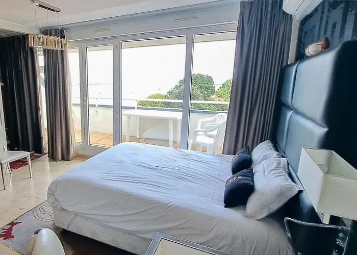 Appart-Hôtel Le Trianon