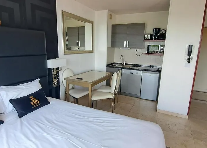 Appart-Hôtel Le Trianon